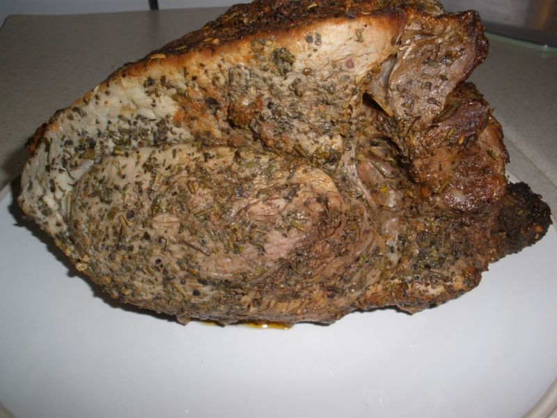 Pieczona szynka w ziołach
