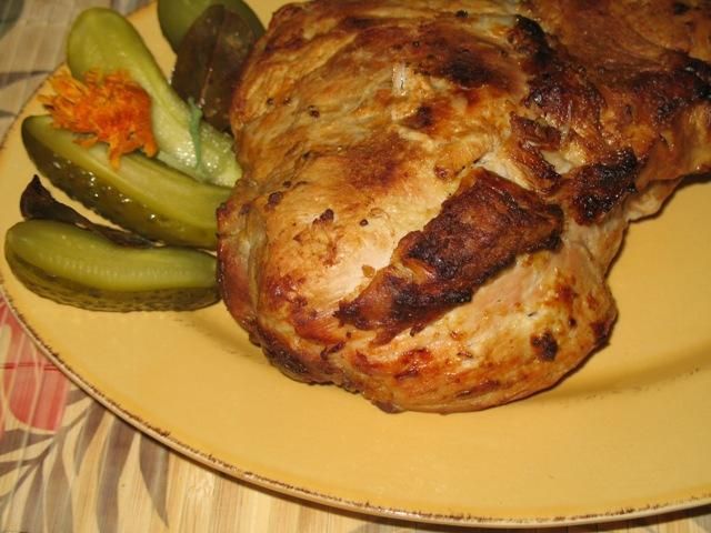 Pieczona szynka wieprzowa Pieczona szynka wieprzowa