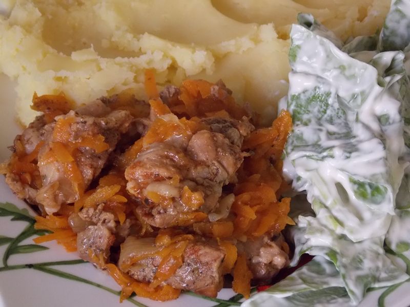 Pieczona szynka z marchewkową kołderką Pieczona szynka z marchewkową kołderką
