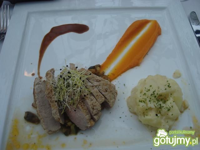 Pieczona szynka z pure ziemniaczanym