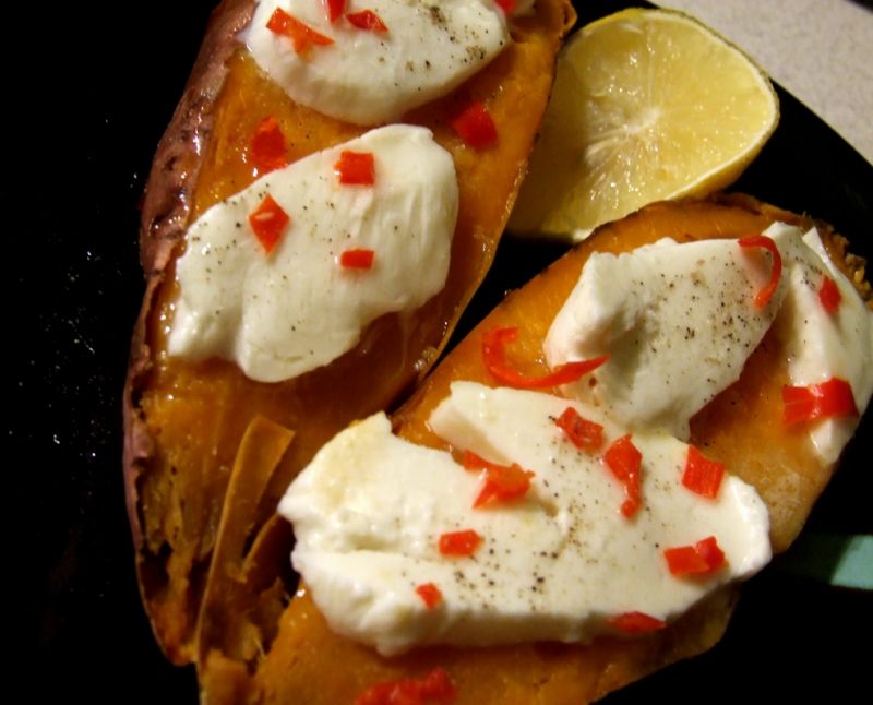 Pieczone bataty z chili i mozzarellą wg Jamiego