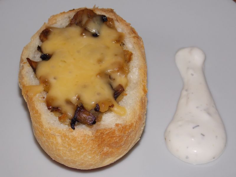 Pieczone bułki z pieczarkami Pieczone bułki z pieczarkami