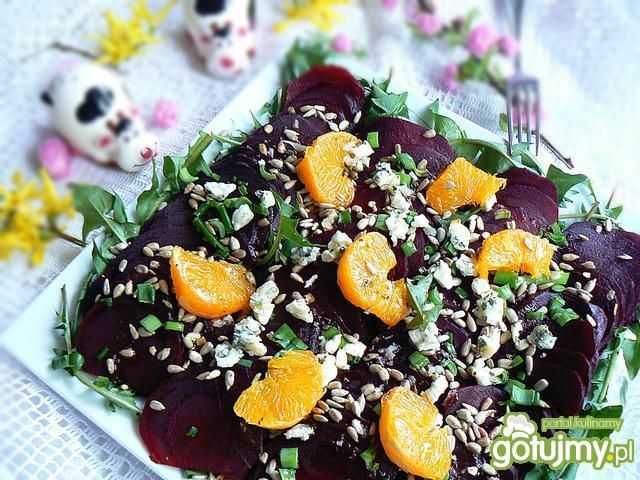 Pieczone buraki  z mniszkiem lekarskim