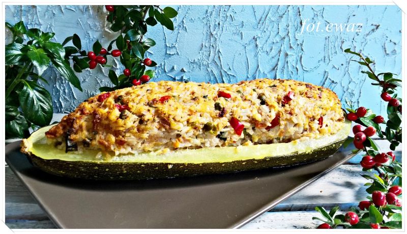 Pieczone cukinie nadziewane farszem