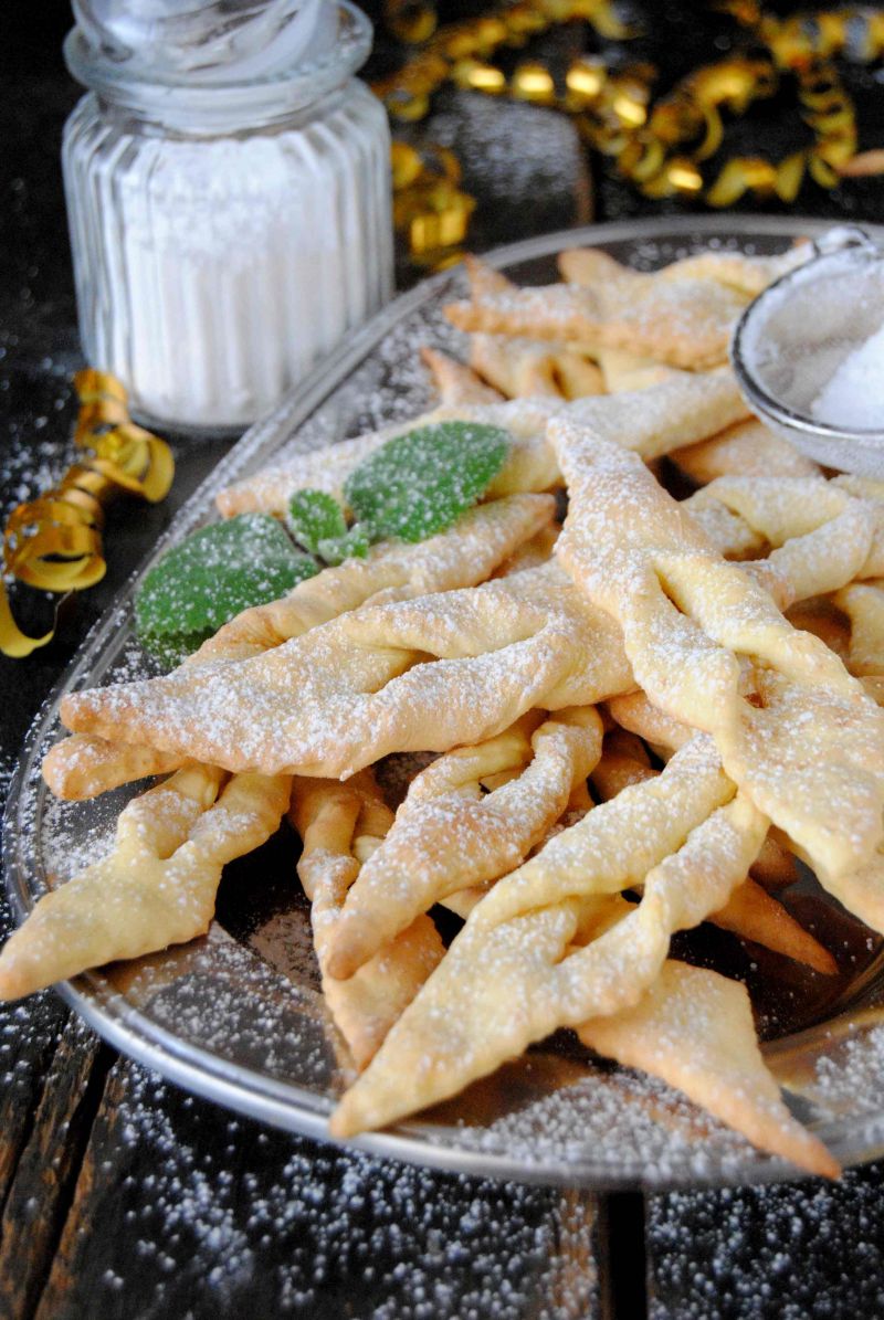 Pieczone faworki  Pieczone faworki