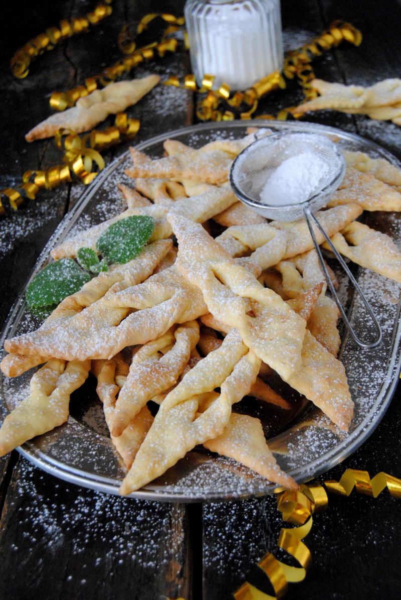 Pieczone faworki  Pieczone faworki