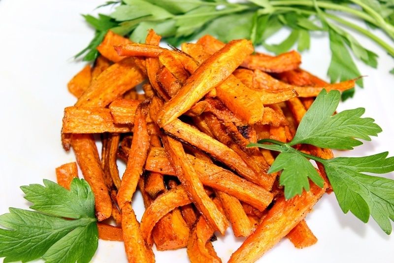 Pieczone frytki z marchewki 