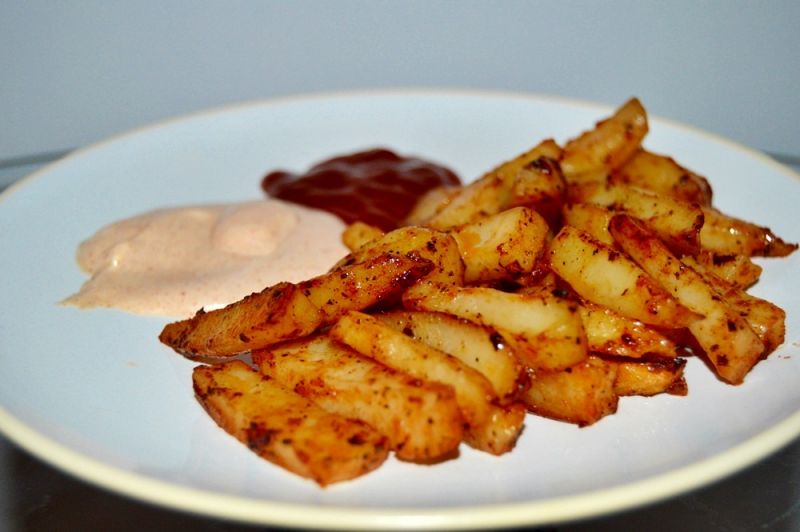 Pieczone frytki ziemniaki ( pikantne) Pieczone frytki ziemniaki ( pikantne)