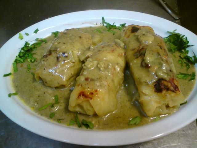 Pieczone gołąbki w sosie pieczarkowym