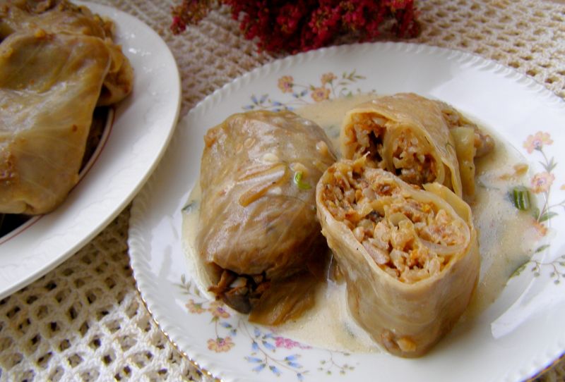 Pieczone gołąbki z kaszą i kapustą z grzybami Pieczone gołąbki z kaszą i kapustą z grzybami