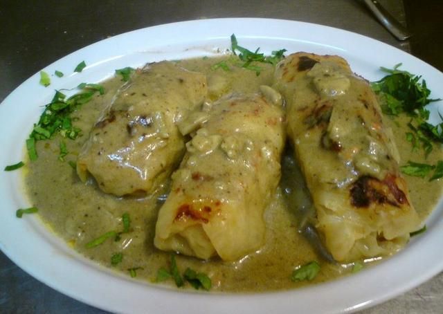 Pieczone holubice w sosie pieczarkowym Pieczone holubice w sosie pieczarkowym