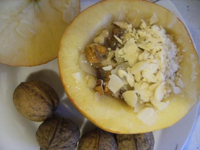 Pieczone jabłka z bakaliami Pieczone jabłka z bakaliami