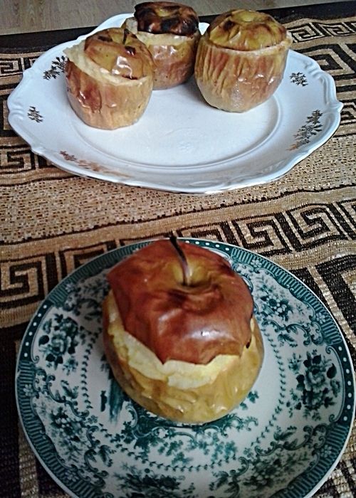 Pieczone jabłka z nadzieniem  Pieczone jabłka z nadzieniem