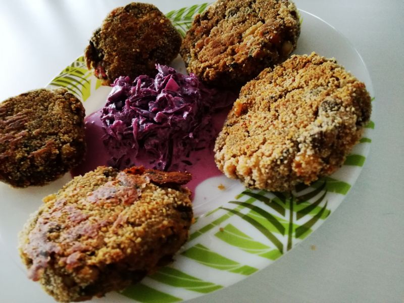 Pieczone kotleciki jajeczne z pieczarkami Pieczone kotleciki jajeczne z pieczarkami