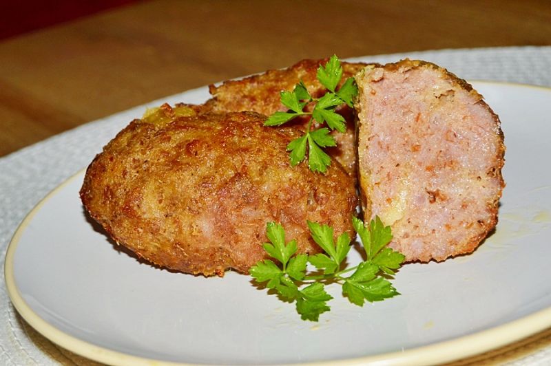 Pieczone kotlety z serem Pieczone kotlety z serem