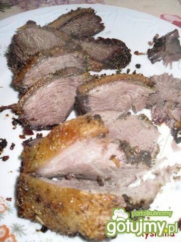 Pieczone mięso z gęsi