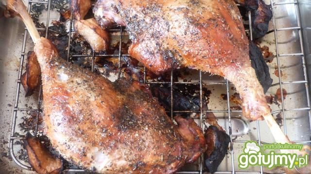 Pieczone nogi z gęsi