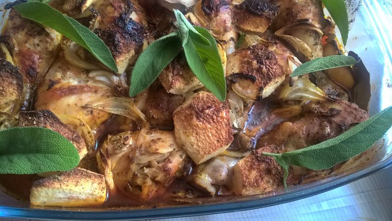 Pieczone pałki kurczaka z jabłkami i cebulką  Pieczone pałki kurczaka z jabłkami i cebulką