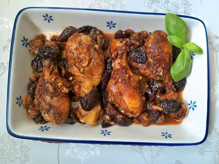 Pieczone pałki kurczaka z wiśniami Pieczone pałki kurczaka z wiśniami