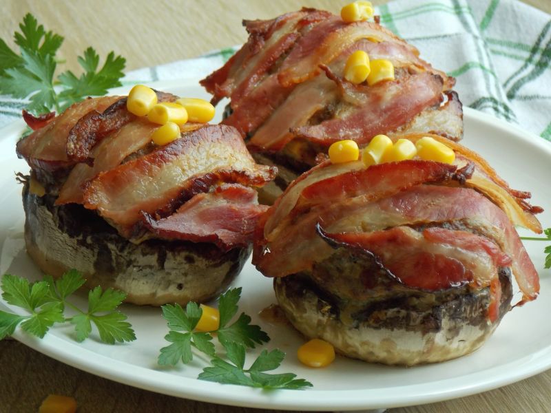 Pieczone pieczarki z wołowiną