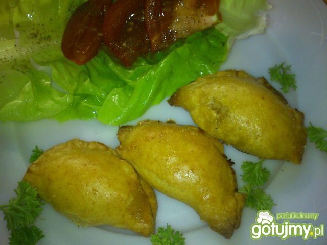 Pieczone pierożki z mięsem od Mariel Pieczone pierożki z mięsem od Mariel