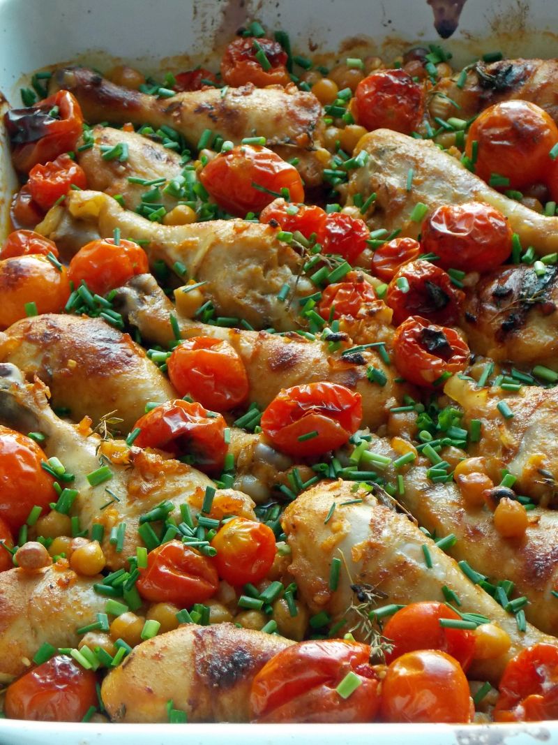 Pieczone podudzia z cieciorką i pomidorami koktajl