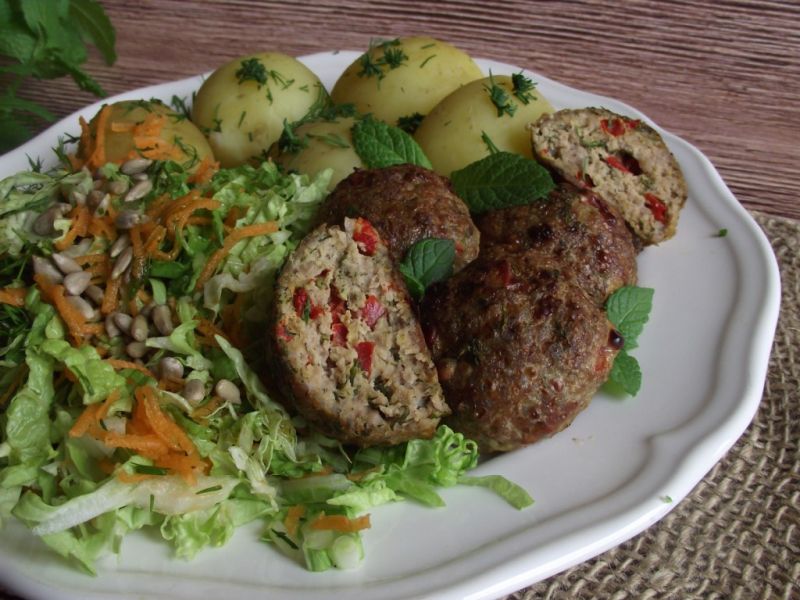 Pieczone pulpeciki z papryką i koperkiem Pieczone pulpeciki z papryką i koperkiem