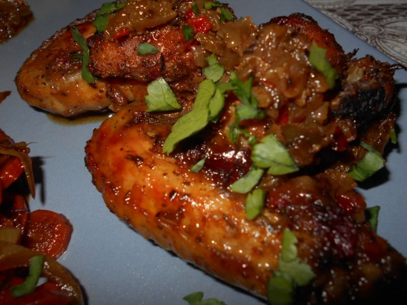 Pieczone skrzydełka z cebulą