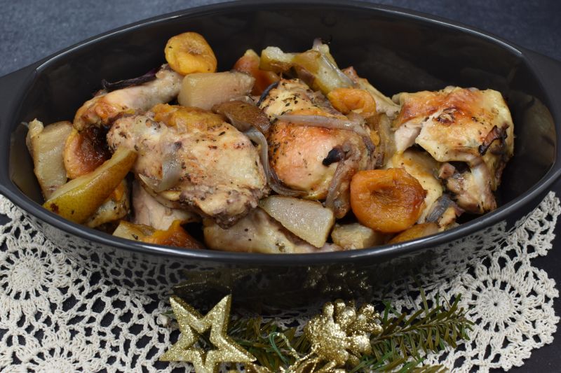 Pieczone udka z gruszkami