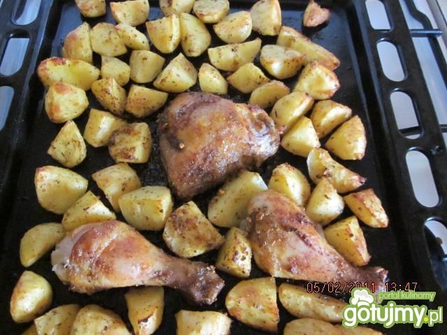 pieczone udka z ziemniakami pieczone udka z ziemniakami