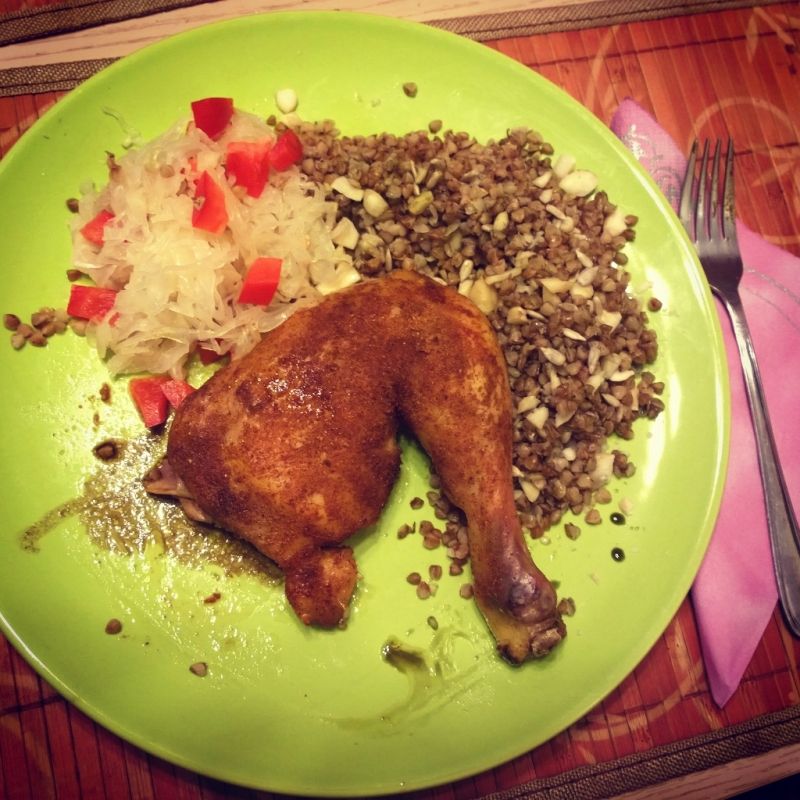 Pieczone udko z kaszą gryczaną Pieczone udko z kaszą gryczaną