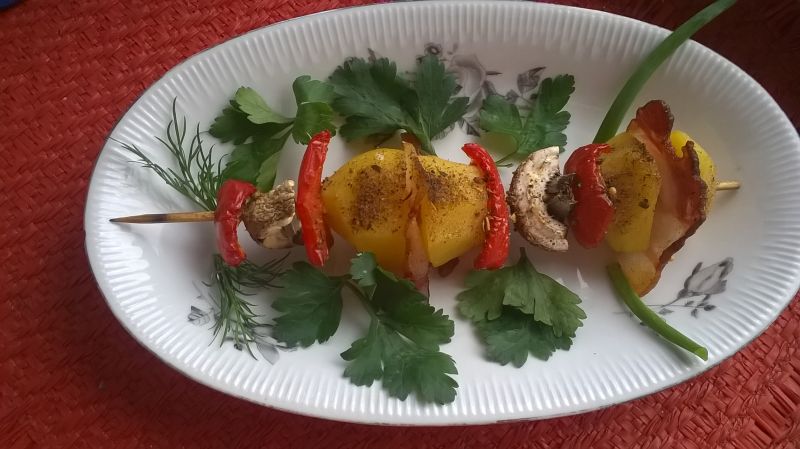 Pieczone ziemniaczane szaszłyki Pieczone ziemniaczane szaszłyki