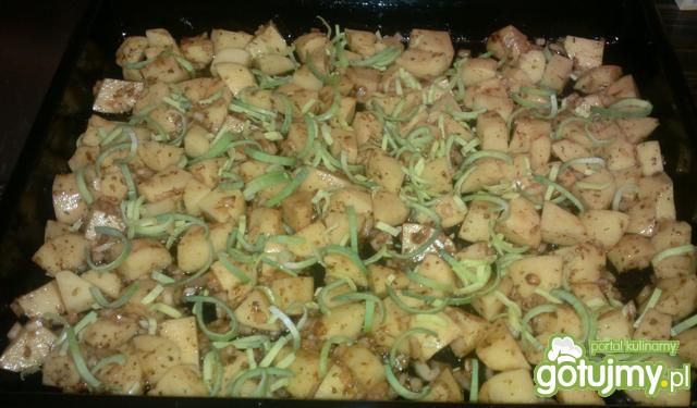 Pieczone ziemniaczki z porą z piekarnika Pieczone ziemniaczki z porą z piekarnika