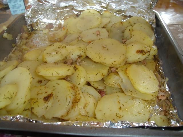 Pieczone ziemniaki. Pieczone ziemniaki.
