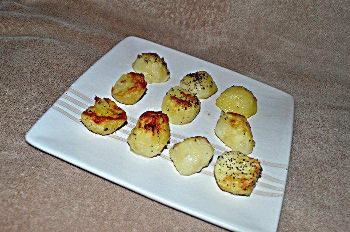 Pieczone ziemniaki z bazylią Pieczone ziemniaki z bazylią