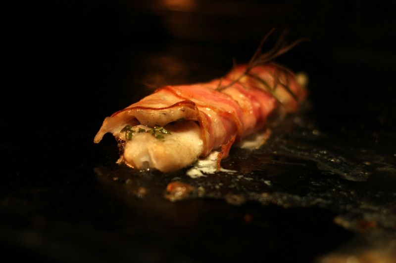 Pieczony dorsz z boczkiem i rozmarynem wg Jamiego 