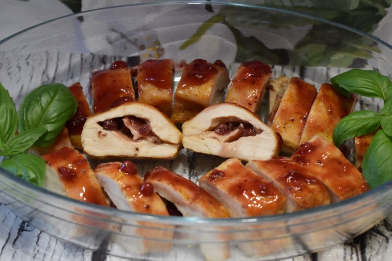 Pieczony filet z żurawiną