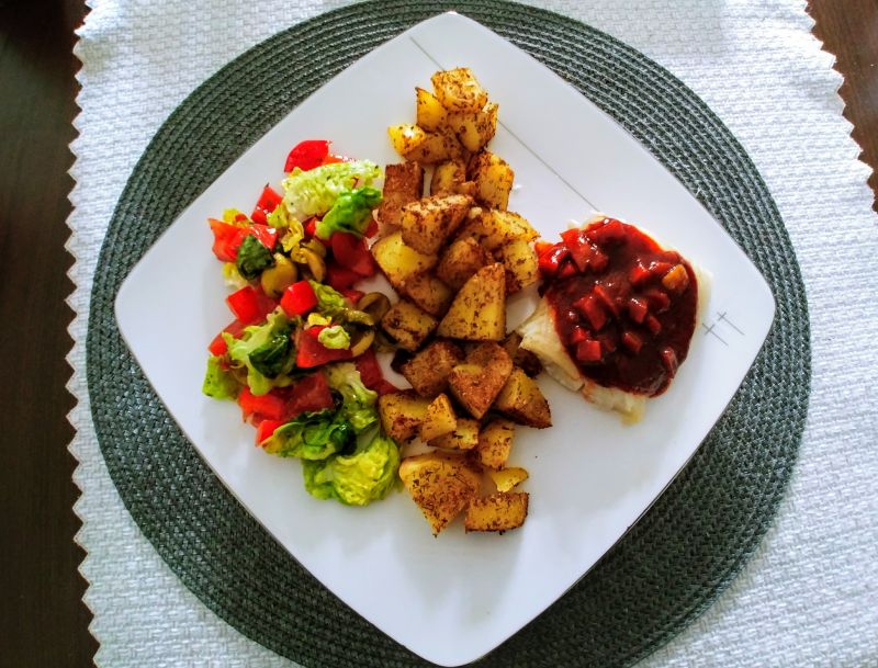 Pieczony halibut w sosie słodko-kwaśnym Pieczony halibut w sosie słodko-kwaśnym