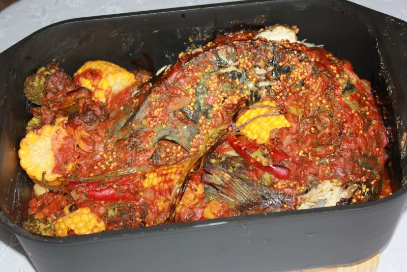 Pieczony jesiotr z warywami