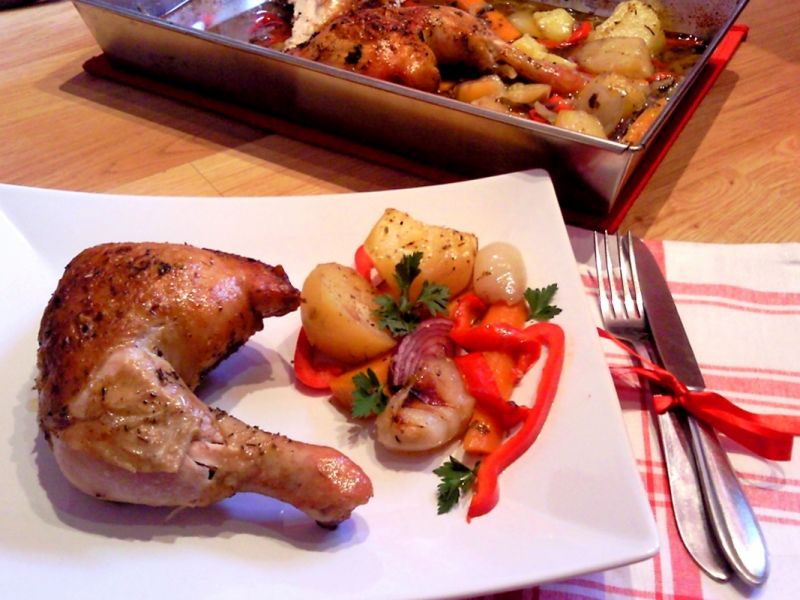Pieczony kurczak na warzywach