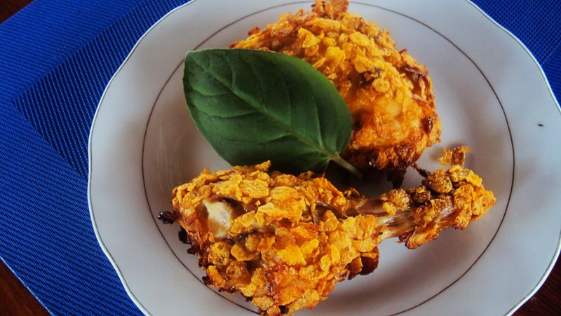 Pieczony kurczak w płatkach kukurydzianych