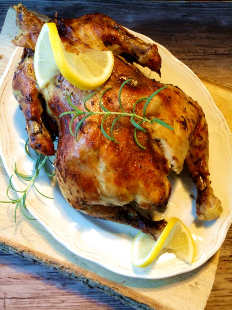 Pieczony kurczak w winie i rozmarynie