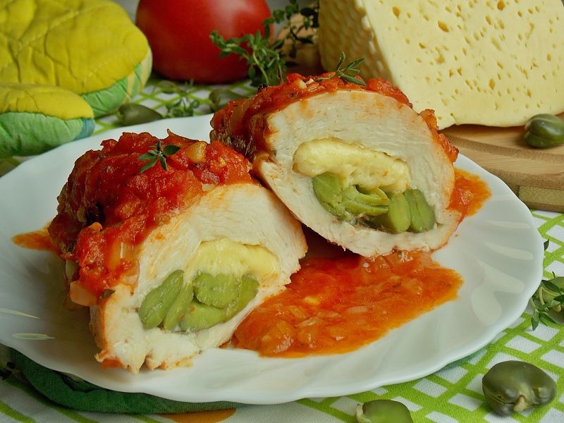 Pieczony kurczak z bobem i serem korycińskim Pieczony kurczak z bobem i serem korycińskim