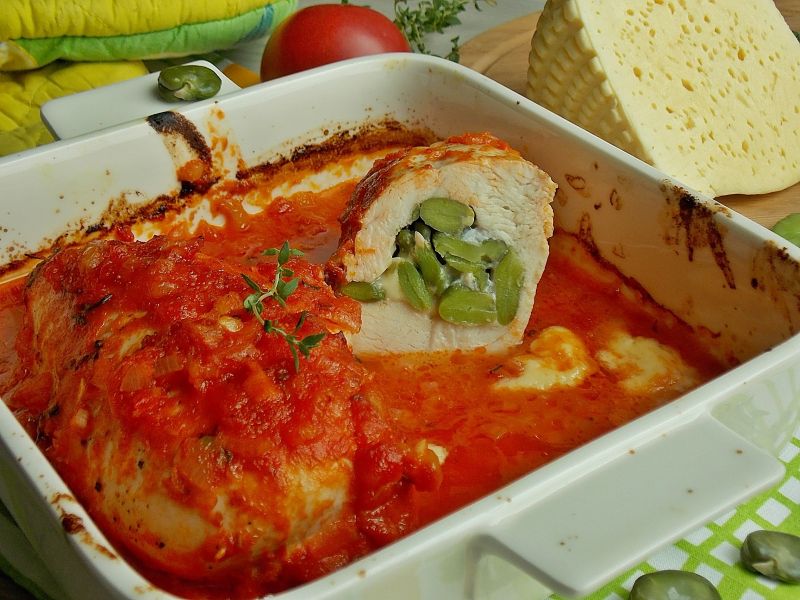 Pieczony kurczak z bobem i serem korycińskim Pieczony kurczak z bobem i serem korycińskim
