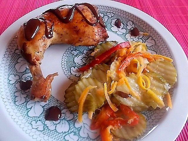 Pieczony kurczak z sosem czekoladowym