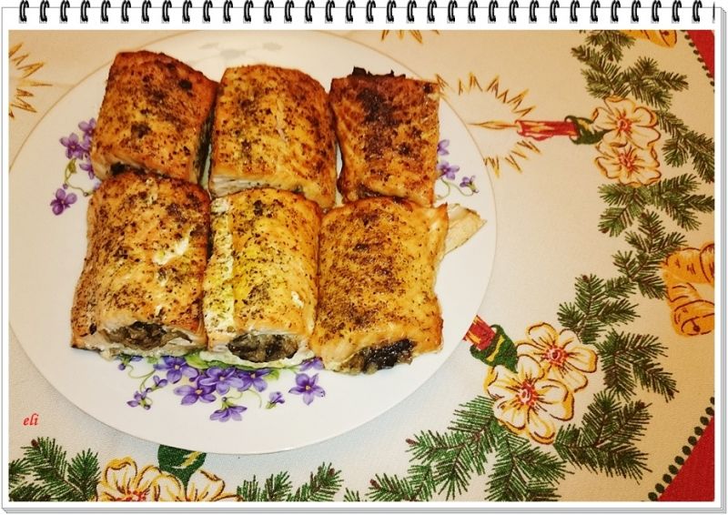 Pieczony łosoś Eli faszerowany grzybami