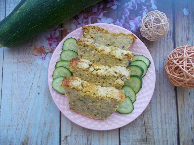 Pieczony pasztet z cukinii i kaszy bulgur Pieczony pasztet z cukinii i kaszy bulgur