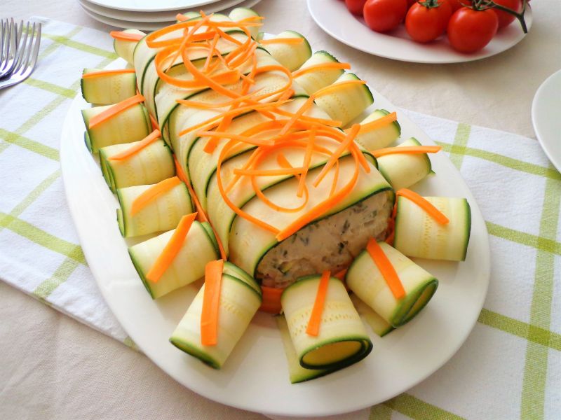 Pieczony pulpet z kurczaka z cukinią i marchewką