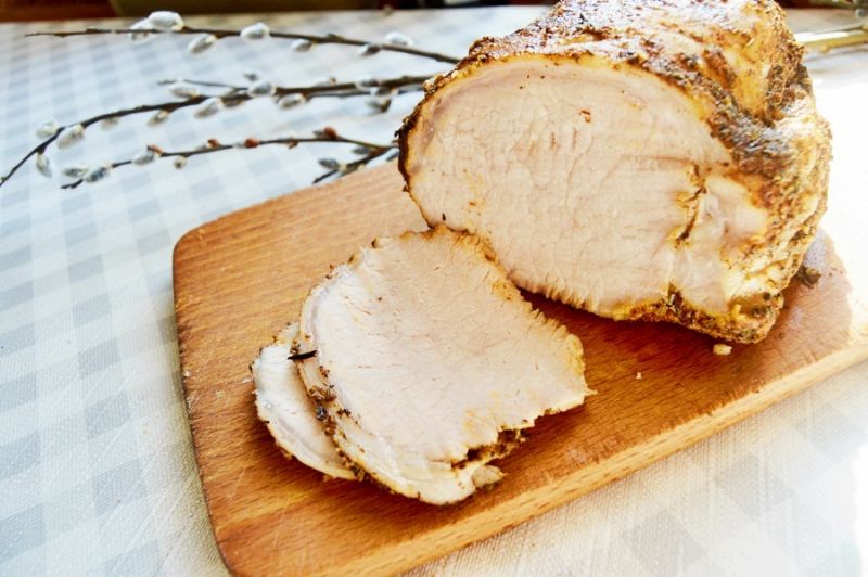 Pieczony schab w ziołach prowansalskich i papryce  Pieczony schab w ziołach prowansalskich i papryce