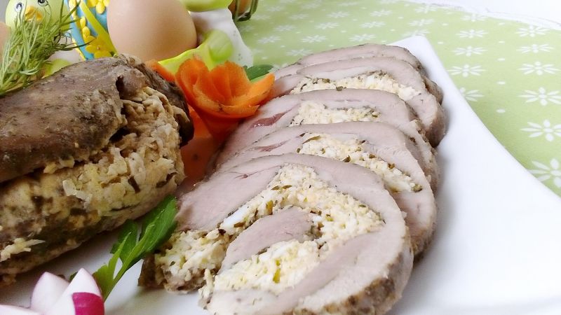 Pieczony udziec indyczy z pastą jajeczno-chrzanową Pieczony udziec indyczy z pastą jajeczno-chrzanową